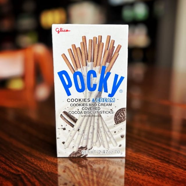 Cookies & Cream Pocky.