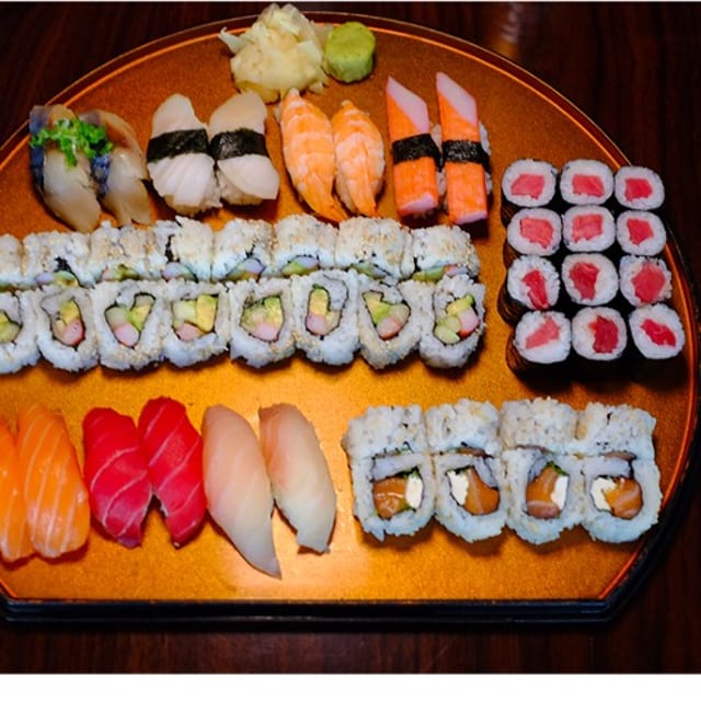 Nagoya Platter (50 Pieces).
