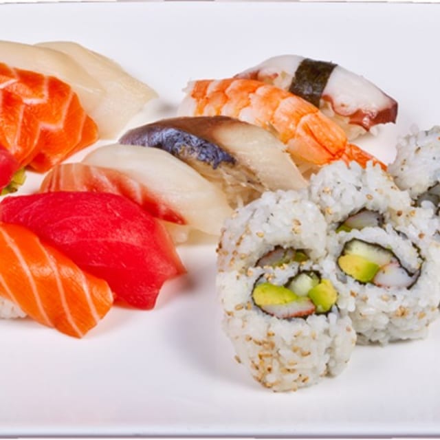 Sushi & Sashimi Combo.